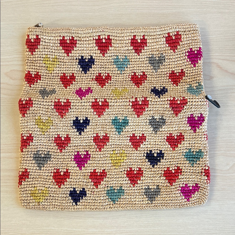 Mar Y Sol handmade in Madagascar amor heart print clutch zippered raffia pouch